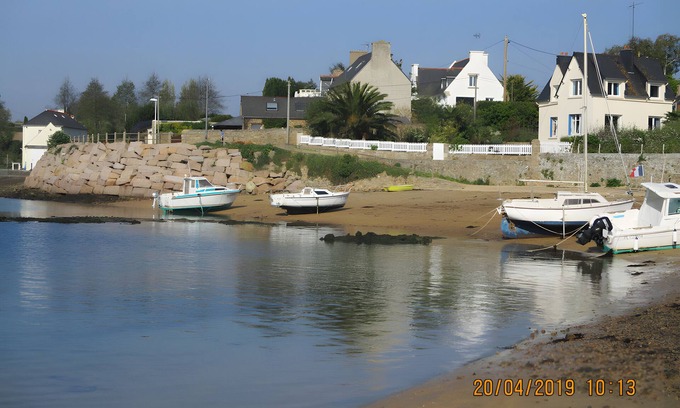 Lanmodez House | Cottage with Stunning Sea View, Direct Beach Access