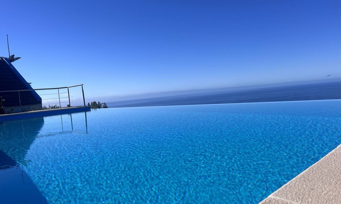 Lombo do Doutor Cottage | Cottage With Stunning View of the Atlantic Ocean yet 4min. Away From Sandy Beach