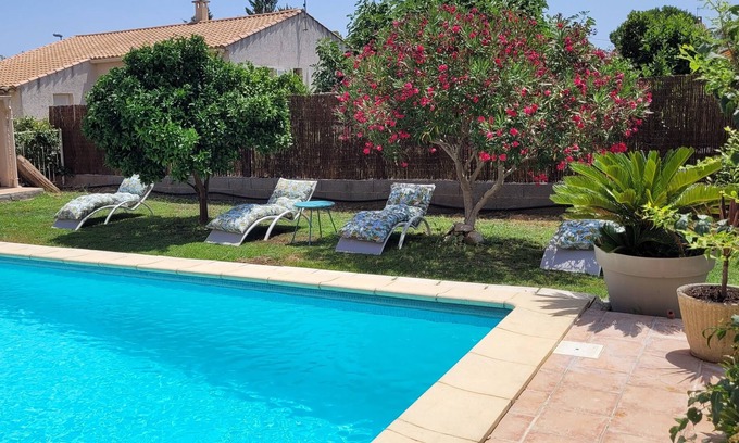 Lunel-Viel Apartment | Cottage with swimming pool