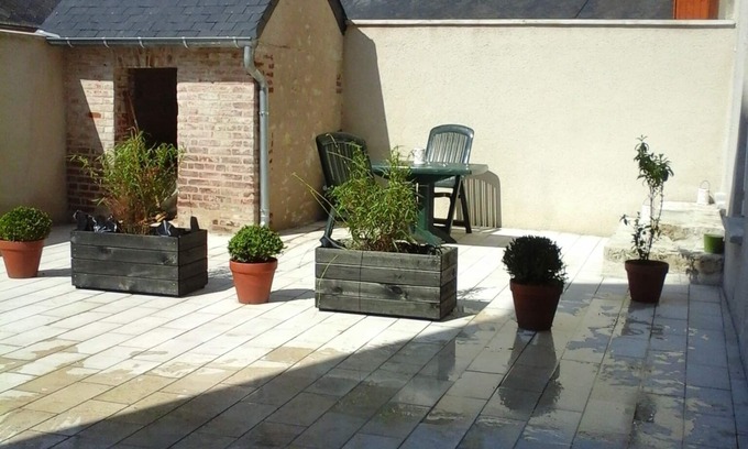 Blois Apartment | Cottage with terrace and parking.