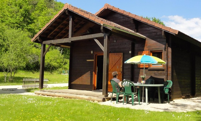 Saint-More Ski Chalet | Cottage wooden chalet near Vézelay in the countryside