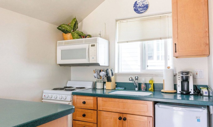 Sitka Cottage | Cottages on Monastery – A Downtown Sitka Retreat