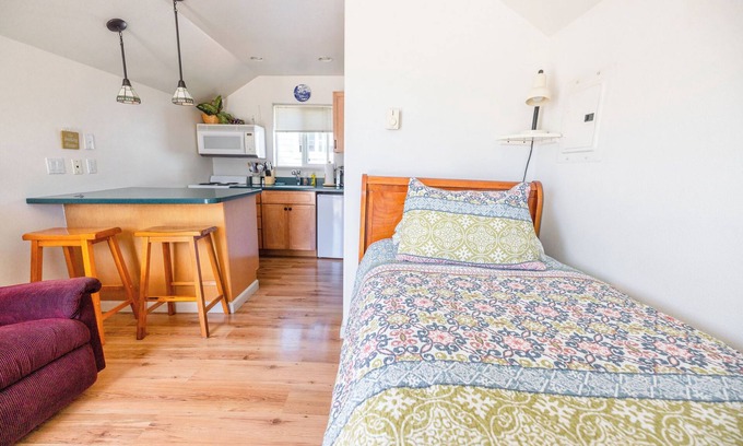 Sitka Cottage | Cottages on Monastery – A Downtown Sitka Retreat