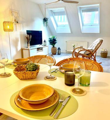 Cottbus Apartment | Cottbus-Apartments - Beige Apartment I privat I Wifi I Küche