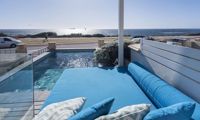 Cottesloe House | Cottesloe Beach House - Beach front with amazing views and pool