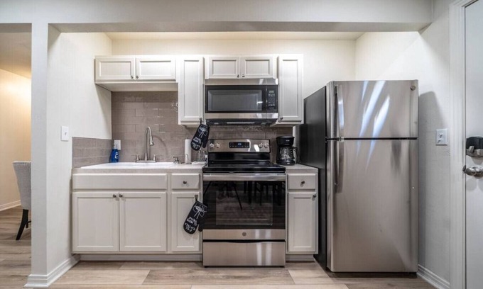 Lubbock House | Cotton Court - 2BR/2BA- Country Living
