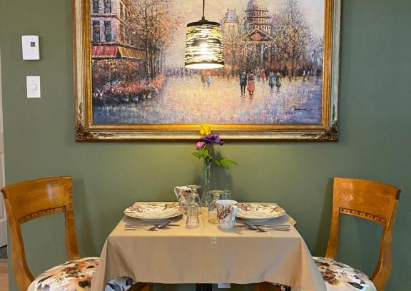 La Patrie Bed & Breakfast | Couette et café au Crépuscule