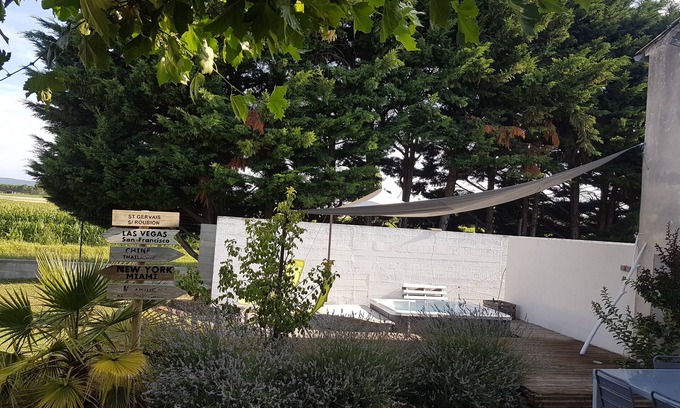 Saint-Gervais-sur-Roubion House | Country house with jaccusy in Drôme provençale