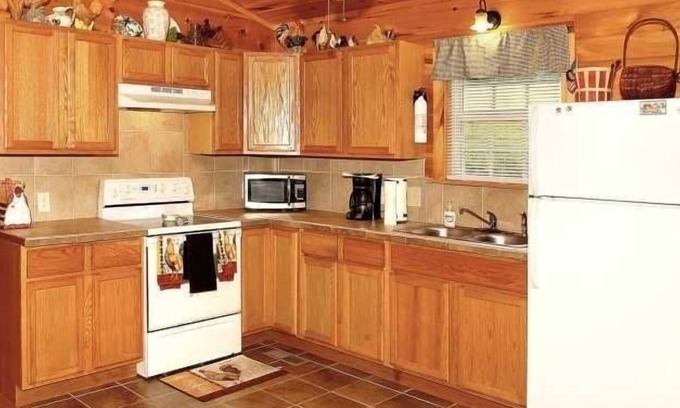 Newport Cabin | Country - 2 Bedrooms, 1 Baths, Sleeps 6 Cabin by RedAwning