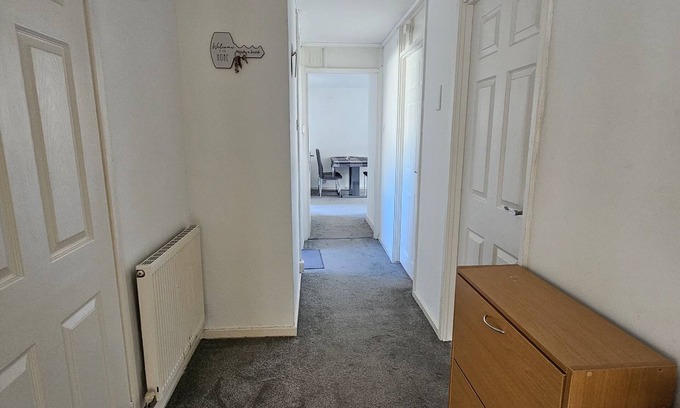 East Kilbride Apartment | Country calm with urban access