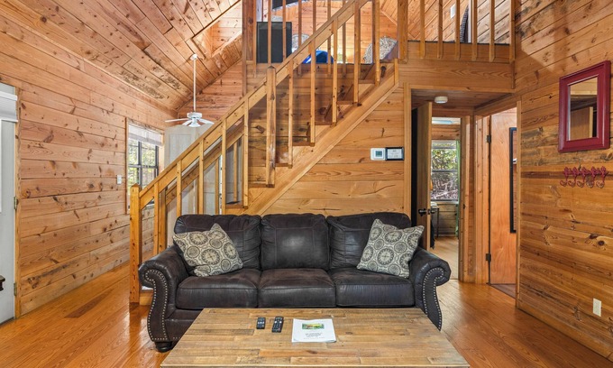 Helen Cabin | Country Charm B – 3rd Night Free! See Details Below.