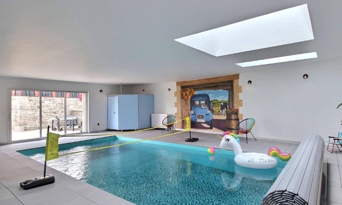 Bourbriac House | Country cottage with indoor pool La maison du Bonheur