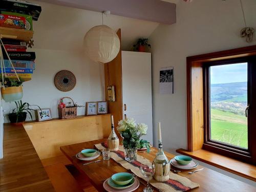 Todmorden House | Country cottage with panoramic views
