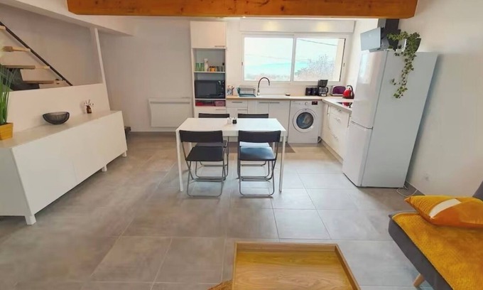 Savasse Apartment | Country duplex + small garden
