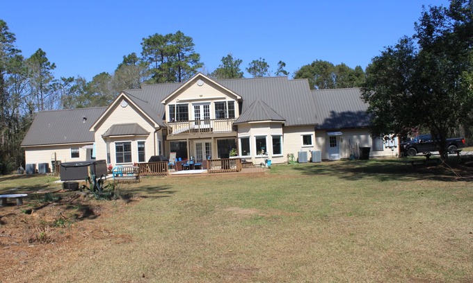 Fairhope Apartment | Country Estate home away from home. Quiet and quaint yet close to everything.