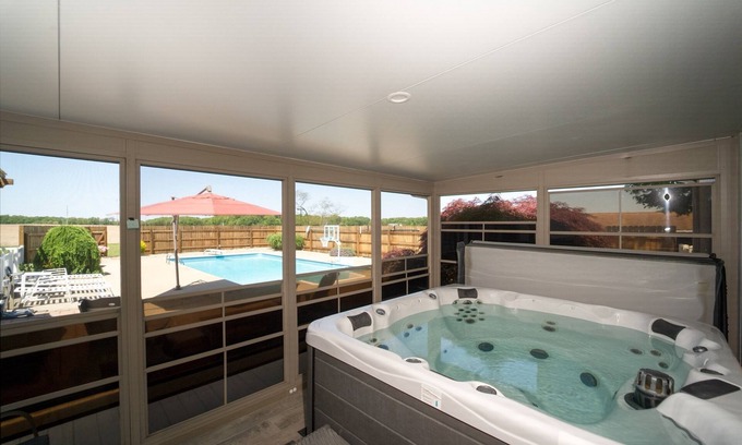 Bangor House | Country Estate minutes away from South Haven.