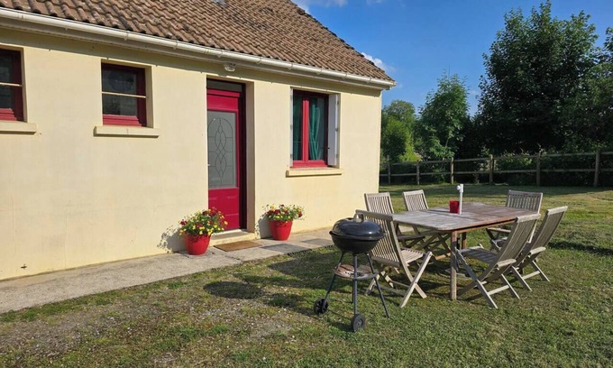 Saint-Hilaire-le-Chatel House | Country house in the Perche with pond view