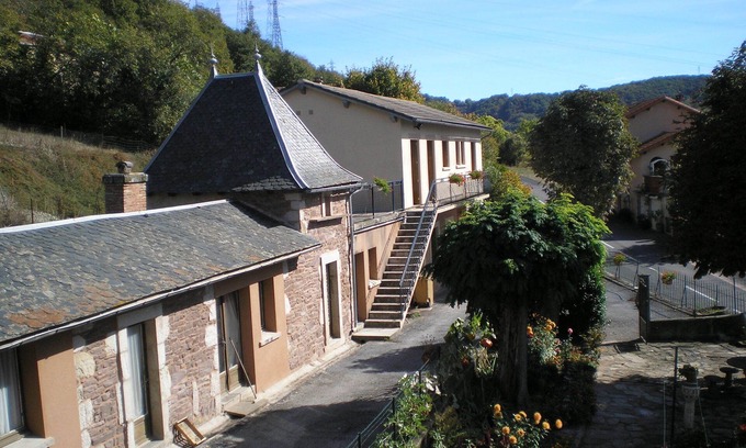 Saint-Victor-et-Melvieu Condo | Country gite in southern Aveyron