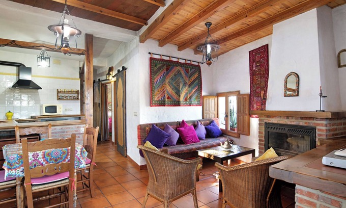 Zahara de la Sierra House | Country House 'Alucema' with Lake View, Private Terrace and Wi-Fi