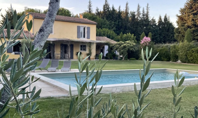 Cabannes House | Country house between Alpilles and Luberon.