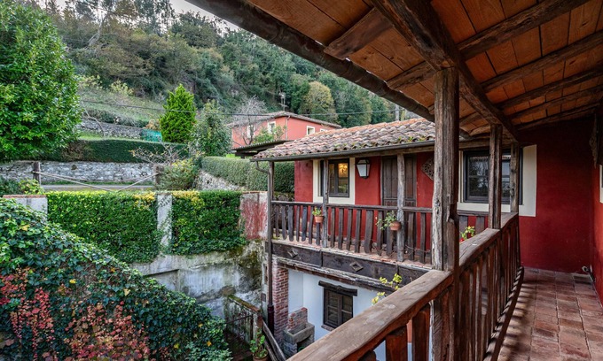 Cabranes Municipality House | Country House 'El Corredor' with Sea View, Private Terrace and Wi-Fi
