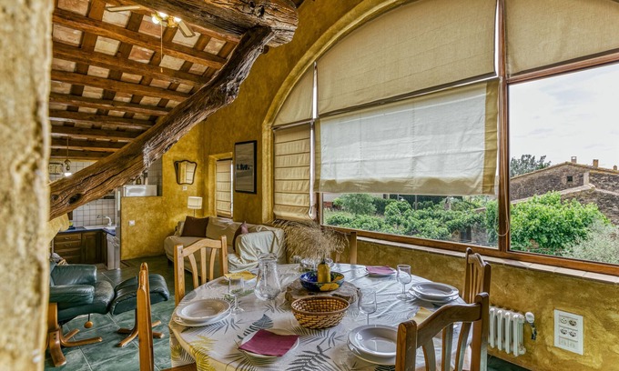Llampaies House | Country House 'El Mirador Rural De Can Gat Vell' with Mountain View, Wi-Fi and Air Conditioning