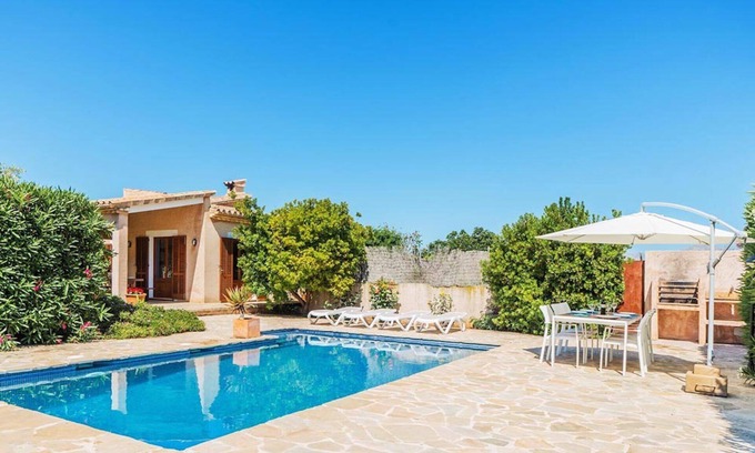 Alcudia Cottage | Country House 'Finca Can Xanet' with Mountain Views, Wi-Fi and Air Conditioning