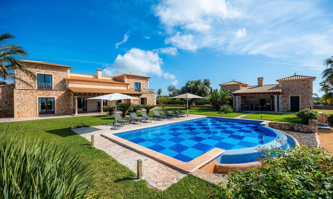 Manacor Villa | Country House 'Fortuna' with Mountain View, Private Pool and Wi-Fi