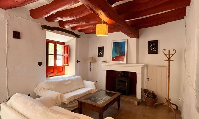 Otura House | Country House 'La Casa Del Colono' with Mountain View, Shared Pool and Wi-Fi