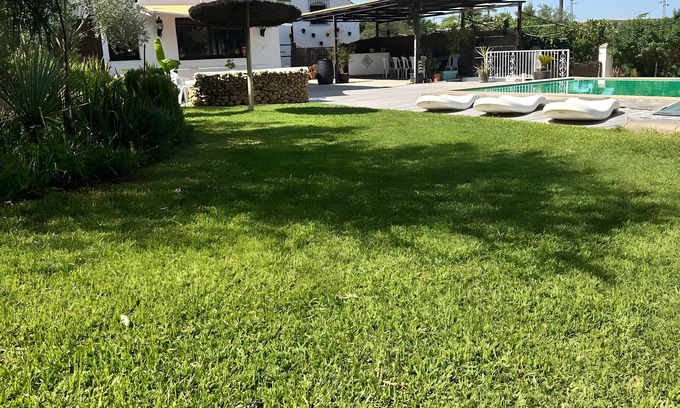 Villamartin House | Country House 'La Zua' with Private Pool, Wi-Fi and Air Conditioning