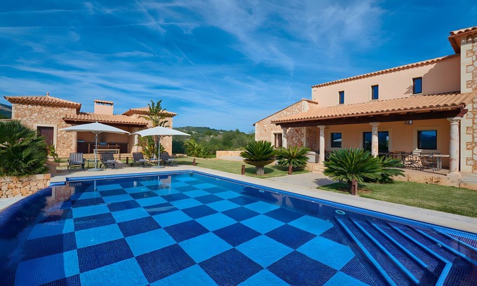 Manacor Villa | Country House 'Sant Salvador' with Mountain View, Wi-Fi and Air Conditioning