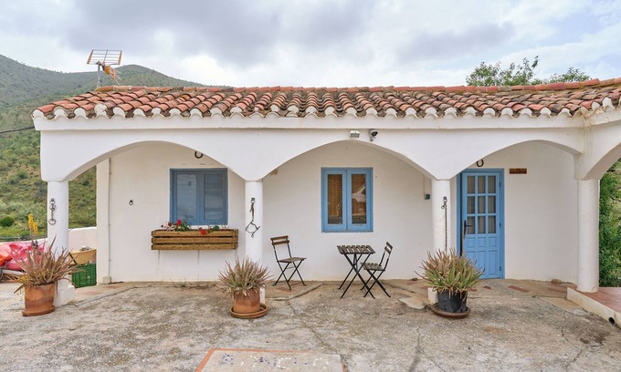 Lujar Villa | Country House 'The Tack Room' with Mountain View, Shared Pool and Wi-Fi