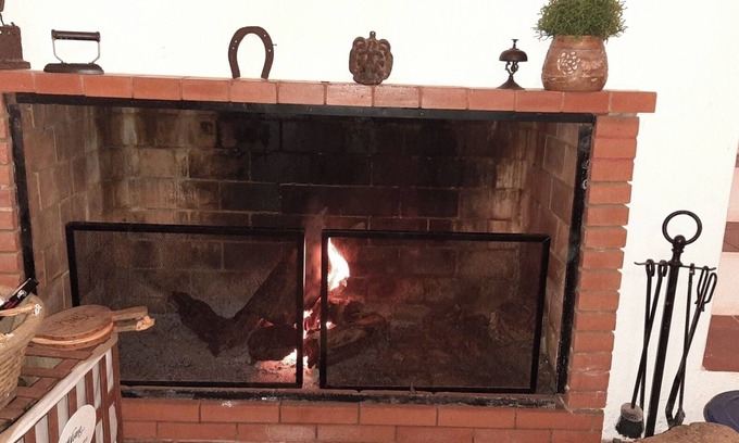 Arraiolos Cottage | Country house with fireplace in quiet area
