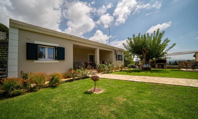 Limni House | Country House with Private Balcony