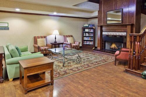 Hiram Hotel | Country Inn & Suites by Radisson, Hiram, GA