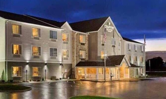 Hiram Hotel | Country Inn & Suites by Radisson, Hiram, GA