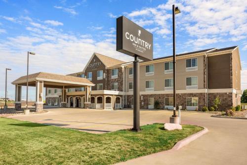 Minot Hotel | Country Inn & Suites by Radisson, Minot, ND