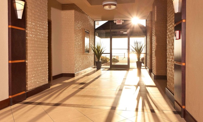 Northeast Virginia Beach Hotel | Country Inn & Suites by Radisson, Virginia Beach (Oceanfront), VA