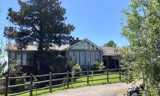Centennial Apartment | Country Living for Grandparents, Travel Nurses and Execs!