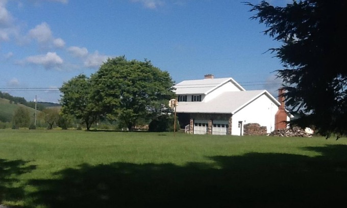 Brockport House | Country Mountain Paradise Suites