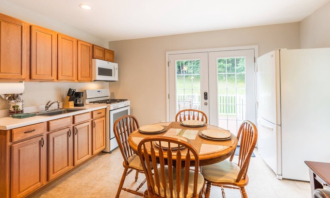 Lagrangeville Apartment | Country Oasis | Centrally Located | Strong WiFi