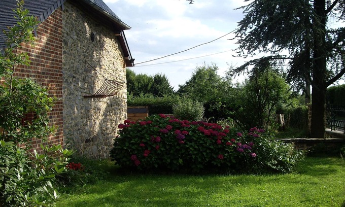 Mondrepuis House | Country property not overlooked