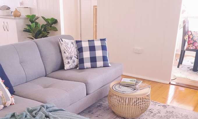 Amby House | Country Queenslander. Relax and enjoy the peace & quiet in Amby Qld..