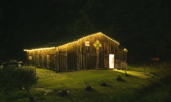 Clio Bed & Breakfast | Country Road House and Berries Bed & Breakfast - Farm Stay