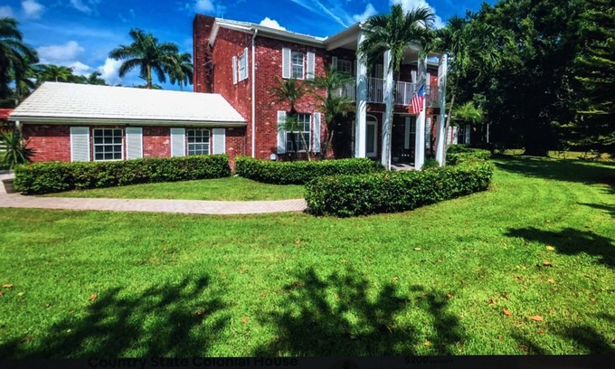 Southwest Ranches House | Country State Colonial House in Equestrian Community