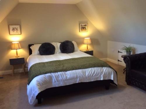 Malmesbury Apartment | Country Studio Apartment