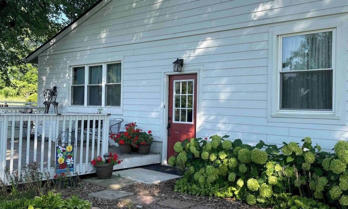 Leroy Apartment | Country vibe at Pomme Place - 3 bedroom apartment