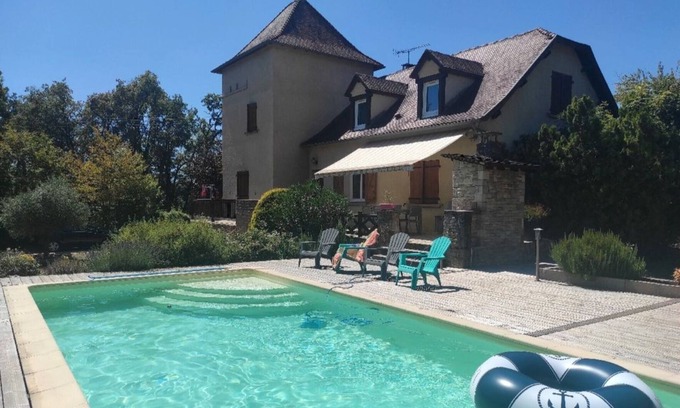 Villeneuve d'Aveyron Villa | Country villa with swimming pool
