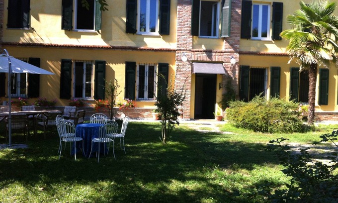 Rocca D'Arazzo Villa | Countryfarm "Bellaria" between Langhe and Monferrato region