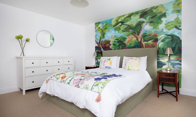 Spalding Apartment | Countryside flat near Spalding by the river. Lovely walks & garden with pool.